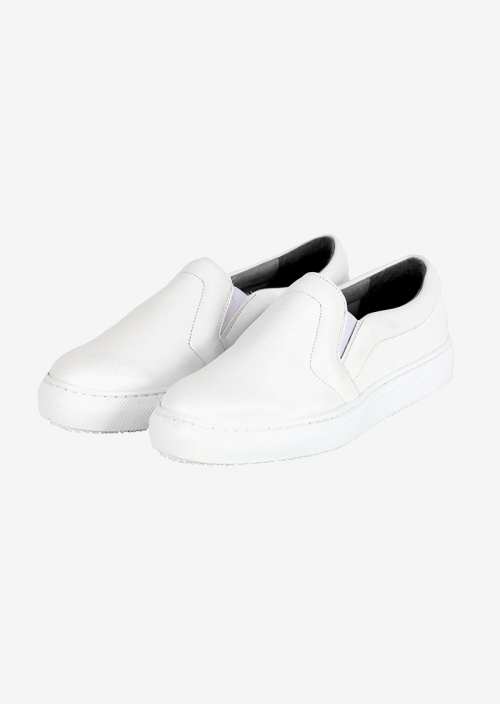 White vegan sneakers Bahatika. Made in Spain.
